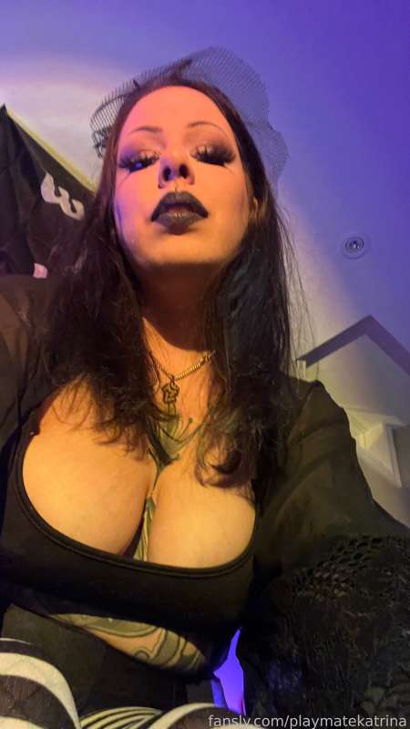 playmatekatrina image #2