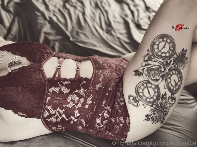 🌹 𝓡𝓸𝓼𝓮𝓼 𝓪𝓻𝓮 𝓻𝓮𝓭. 🪻𝓥𝓲𝓸𝓵𝓮𝓽𝓼 𝓪𝓻𝓮 𝓯𝓲𝓷𝓮. 😈 𝓘’𝓵𝓵 𝓫𝓮 𝓽𝓱𝓮 6, 𝔂𝓸𝓾 𝓫𝓮 ..