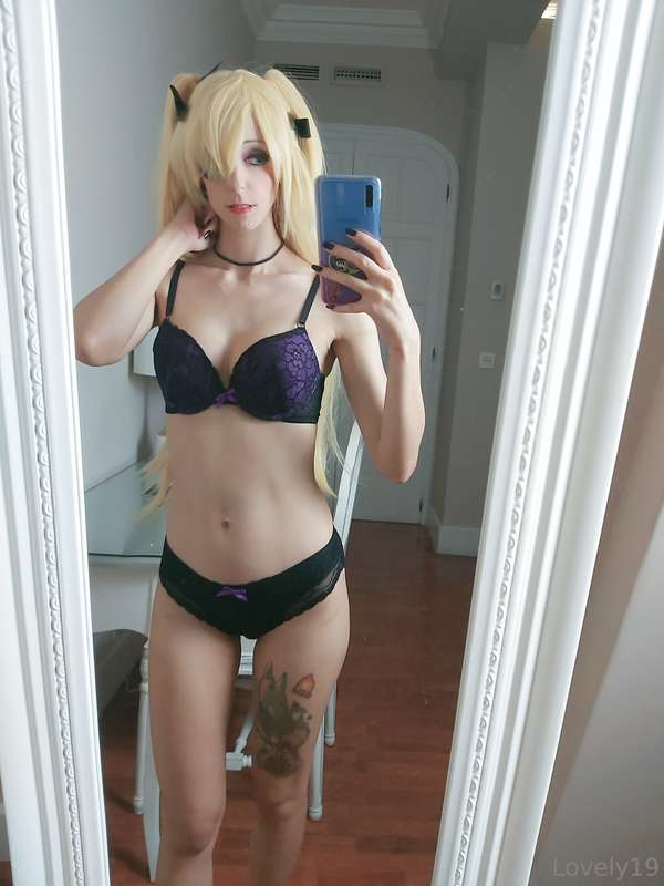 Get some sexy Fishl content in my vip acc @lovely19 💫