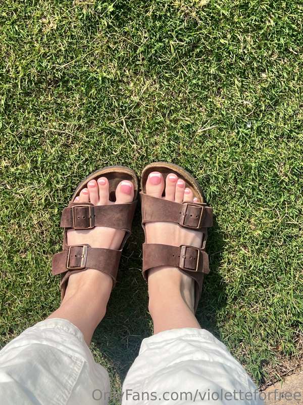 Okay… what do we think of the new pedicure? I’m kinda OBSESS..