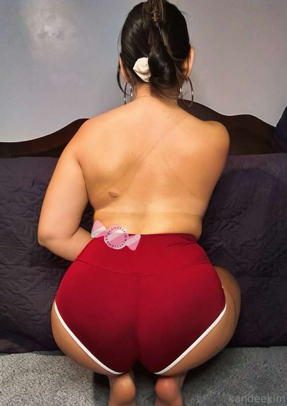 Booty shorts vs. thong vs. naked 😋