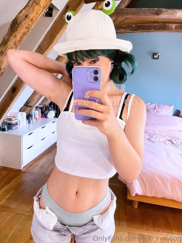 eve_r_moon