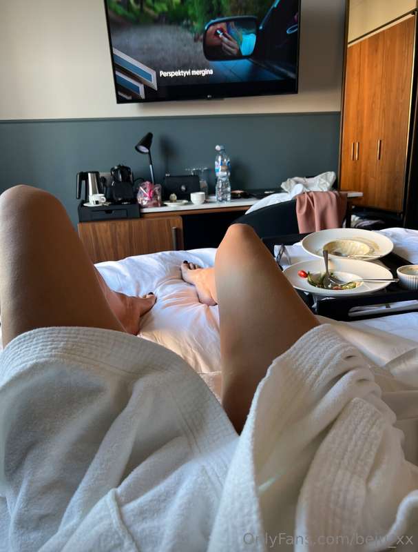 Room service anyone? 🥵