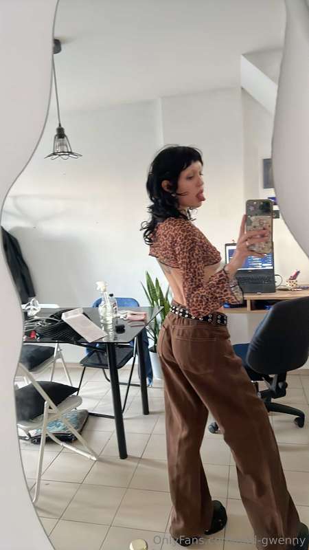 lmao my apartment it’s super messy but i know ur attention w..