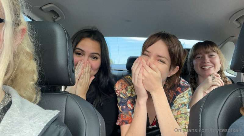 i can never take any car drive with the girls serious🤣 can y..