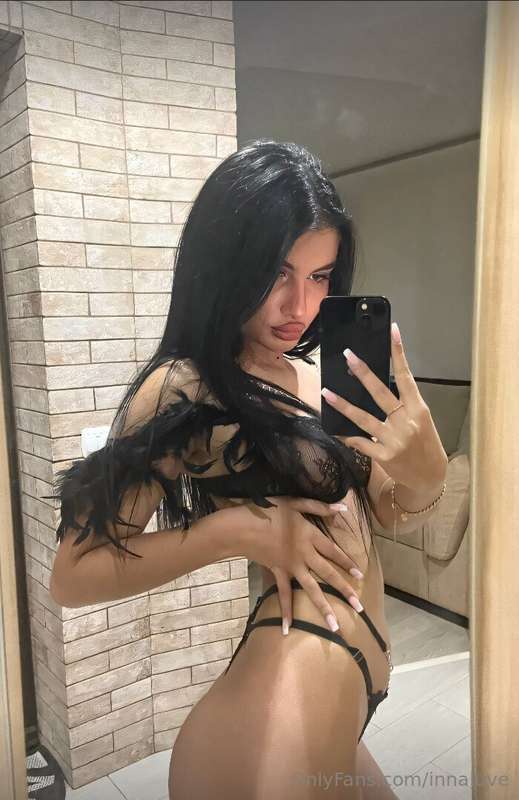 ## ➡️➡️➡️ 😈@torryvic😈
### Loves to stretch her tight pussy w..