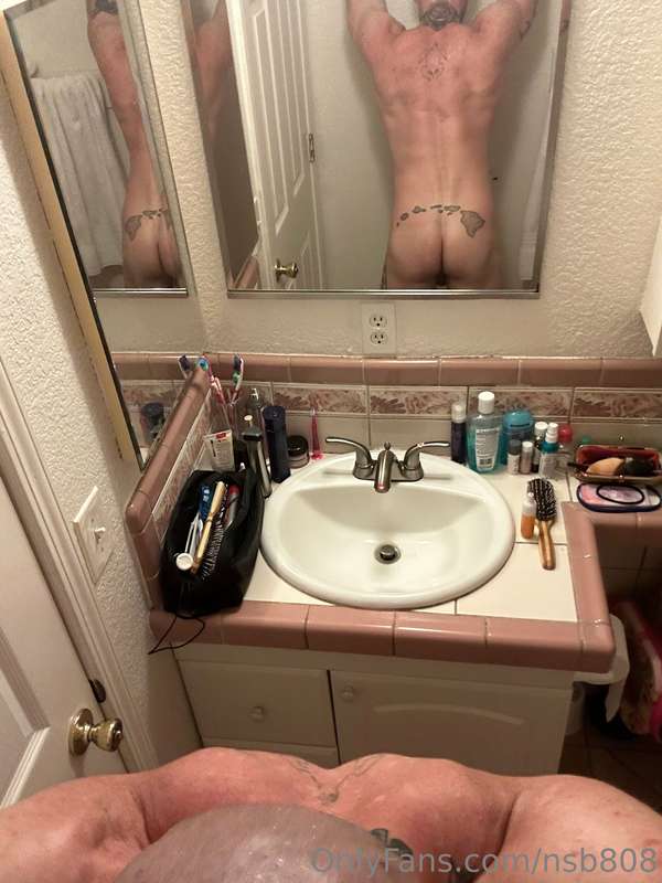 Shower time 💦💦🍑