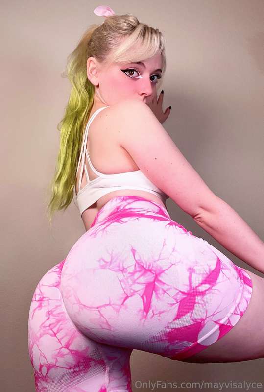 Anyone else love how my ass looks in these?! You got a lot o..