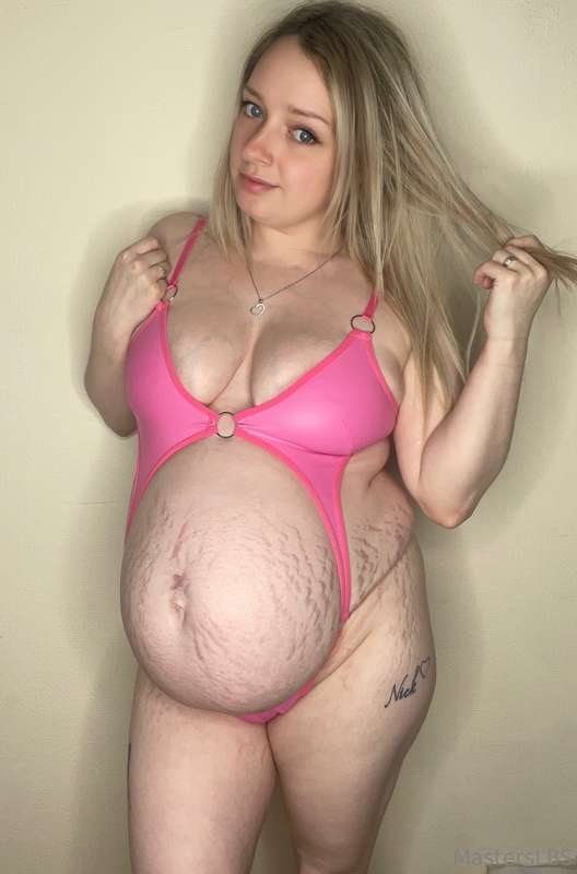 pregnantleanna