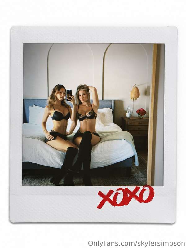 @rachelcook and I have a secret… Wait till you see it 💋 xoxo..