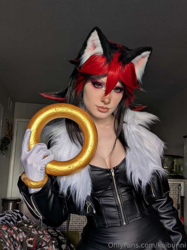Should I wear this cosplay to the theater? 🤨