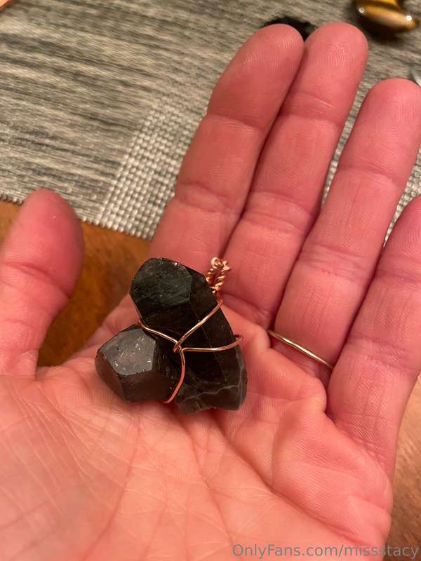 Hmmmm think this is black crystal… maybe 🤔 should have seen ..