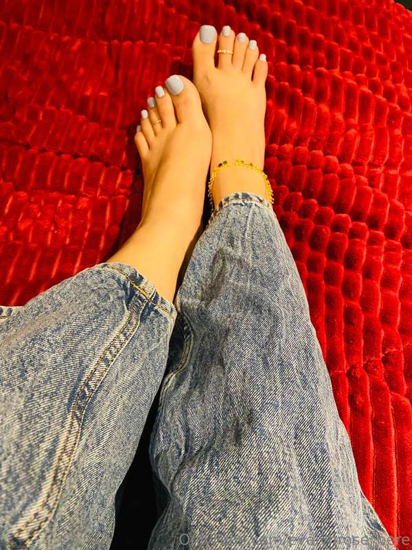 Hopefully you can get to see the beauty beneath it in dm💦😘