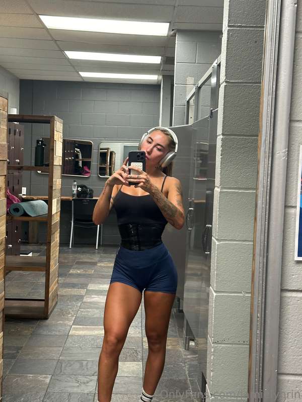 on todays schedule: glutes🍑💪🏻 gotta keep it nice & tight for..