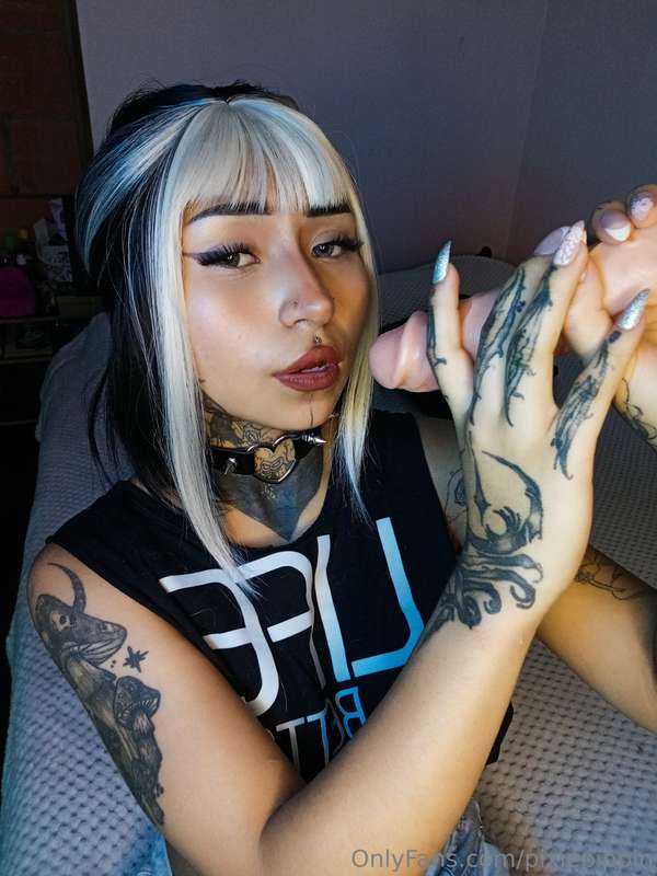 Mmm yes, damn, I love it when your cock gets hard, my mouth ..