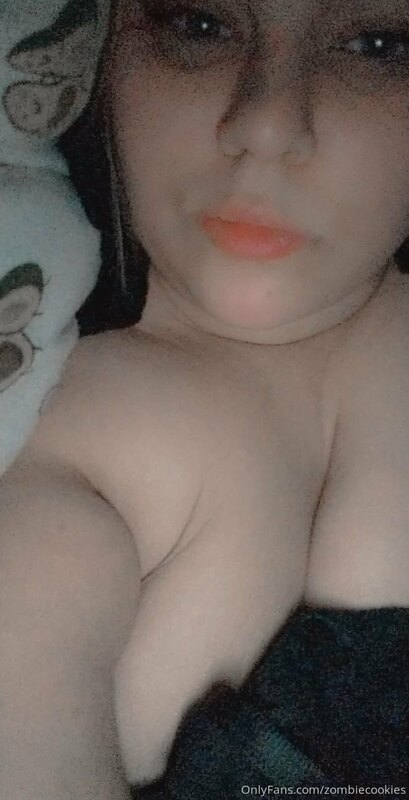 Good morning ? lets cuddle, I don't want to leave my bed ?