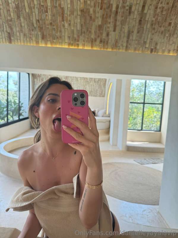 danielleyayalavip photo