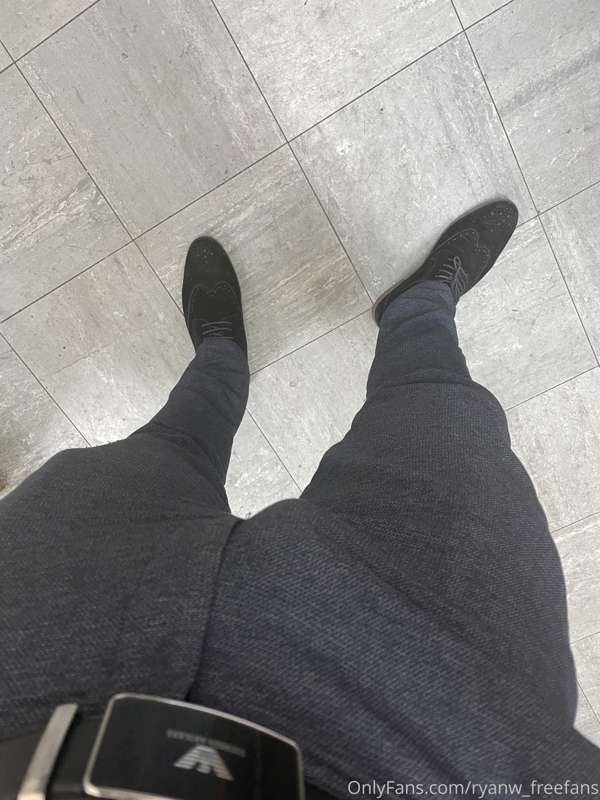 My work colleagues keep looking down and I wondered why 😂🍆