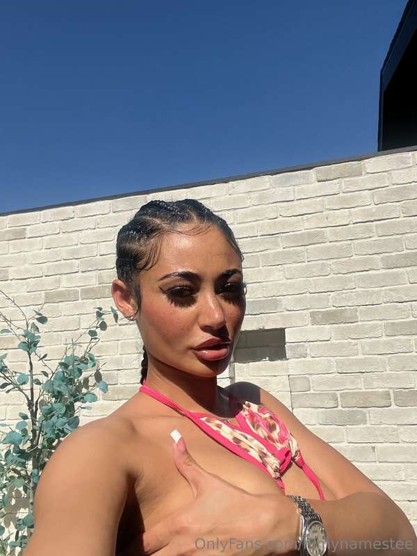 Do you want to know a naughty little secret? 🤫