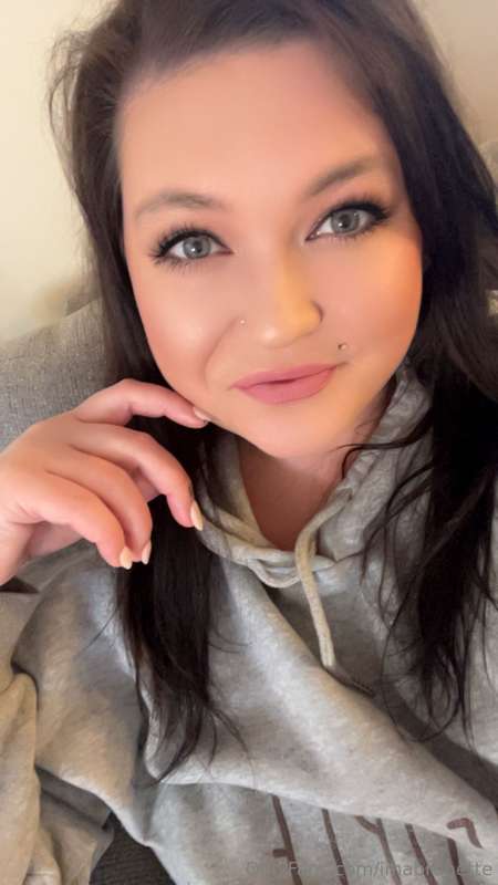 Should I go live tonight?!? What time? 