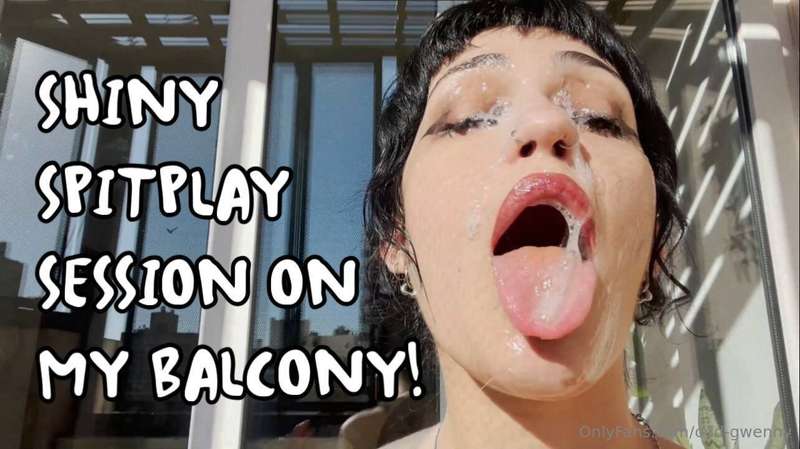 ☀ PLAYING W MY SPIT ON MY BALCONY! ☀The weather here has bee..