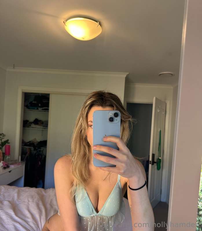 hollyhamden