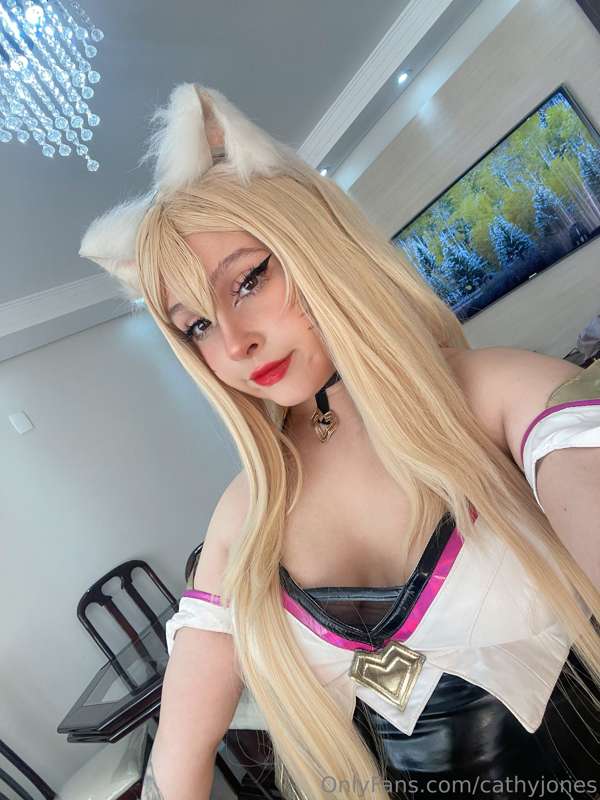 say hii kawaii, if you see this while scrolling... i might s..