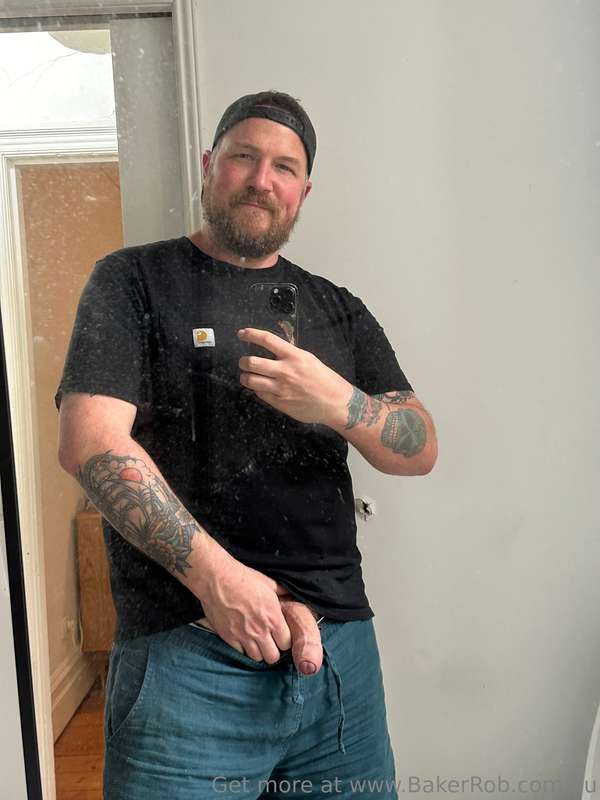 Dad needs someone to suck his cock, and clean his mirror 