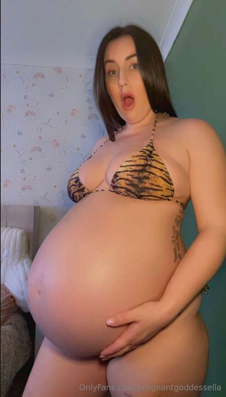 pregnantgoddessella