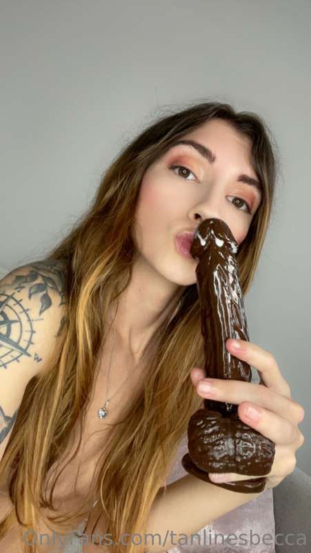 want to see how my fav dildo got so creamy? 💦