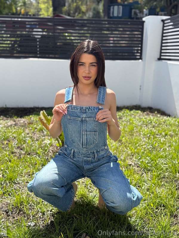 Girl next door is ready to make you cum 💦