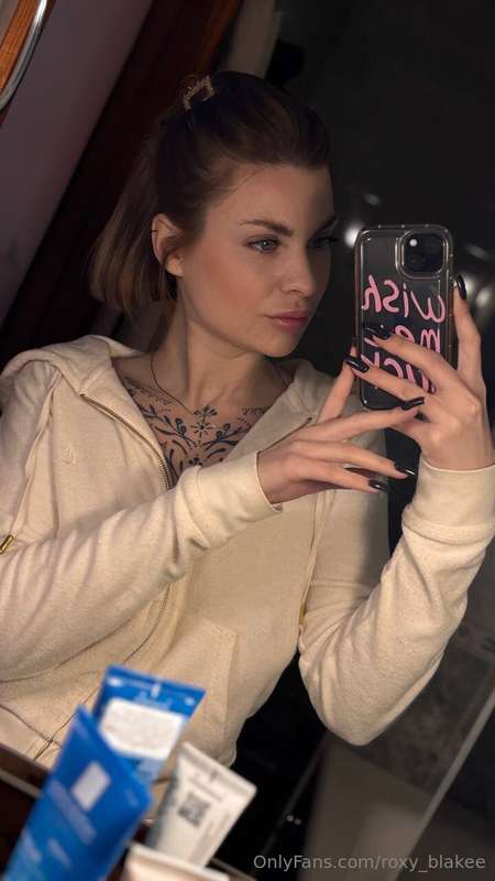 Late night come back home🙄 How was yours Friday evening?
