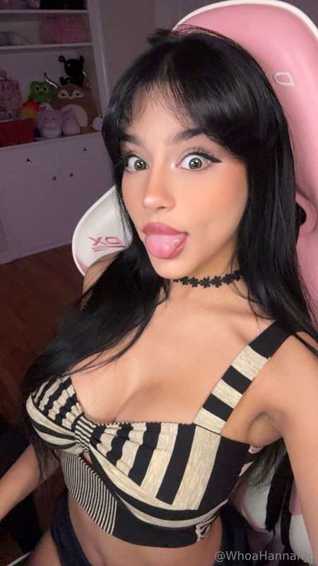 dm me right now and I'll let you choose if you wanna watch m..