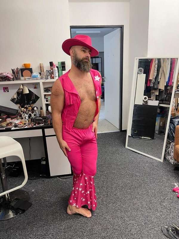 ...pink vibes for a good day ... 🍆😈🔥👗