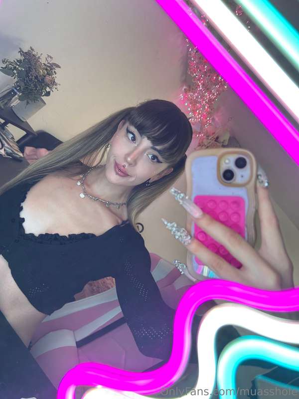 talk to me bb<3