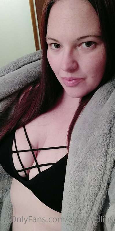 Come climb in this dressing gown with me