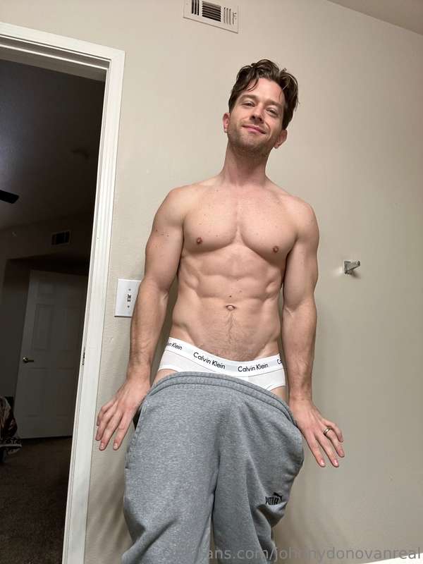 Who wants me to film a cum countdown, stroke with me till I ..