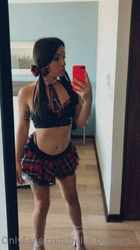 Hello. I'm 18 years old horny bitch 😈😈😈 @sheilatvip @sheilat..