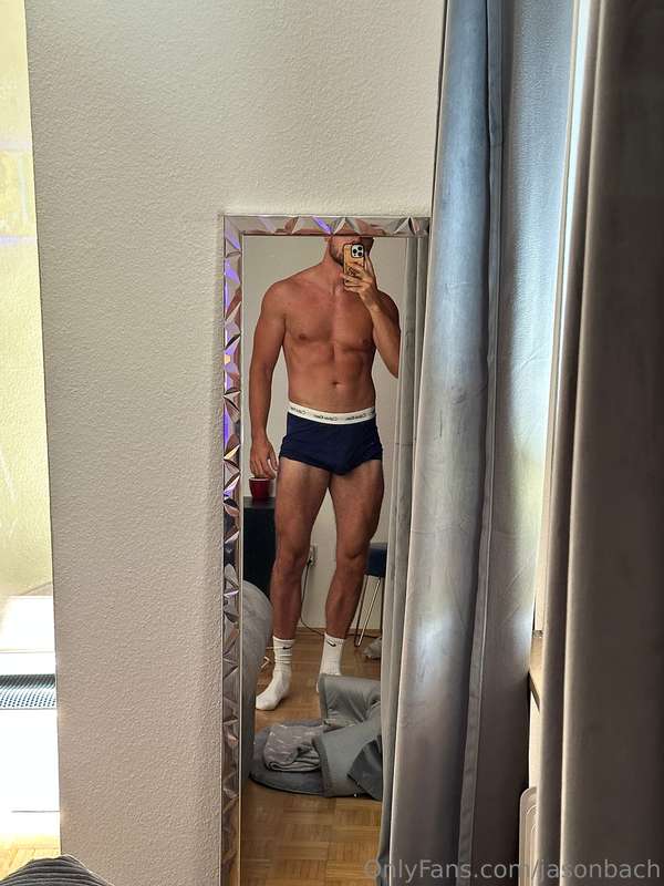 Cutting extra fat last weeks and looking good without traini..
