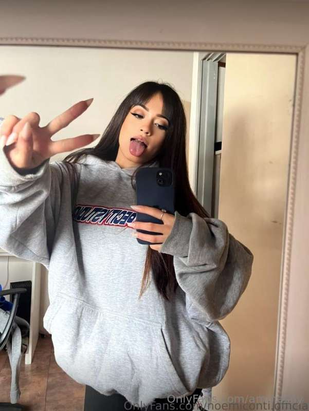 𝐅𝐑𝐄𝐄 𝐒𝐔𝐁👉@noemiconti.official🙈🔞 Im Noemi, an 18 year old. I’..
