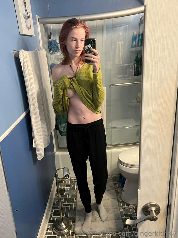 some tittie pics while im out of town