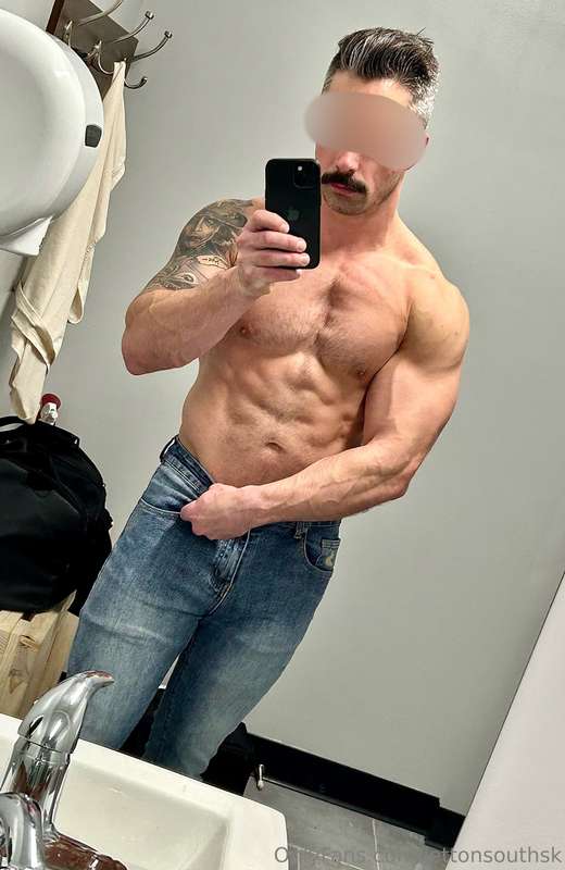 chiselled43