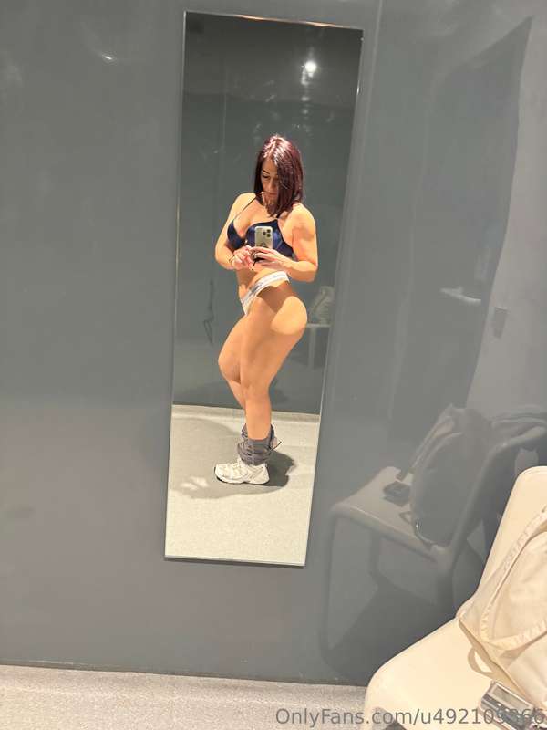 curvyfrenchiex