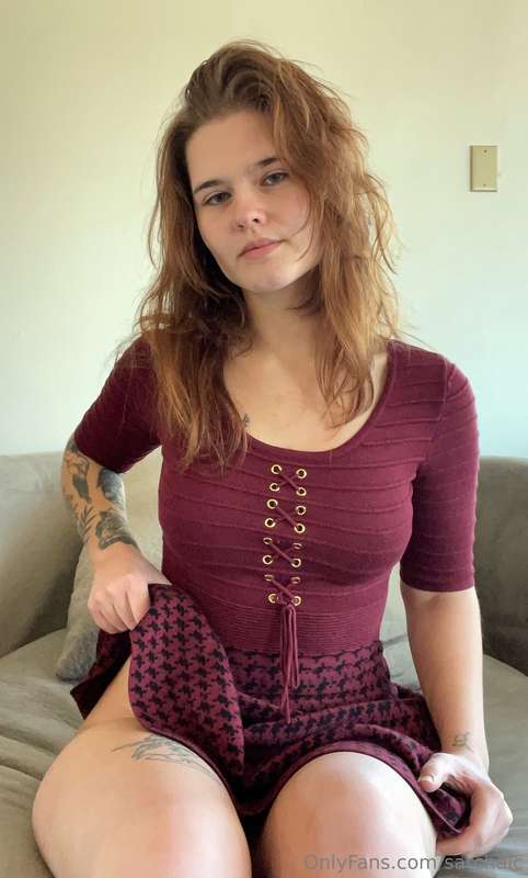 Who wants to bend me over in this dress? 🤭 Lots of close up ..
