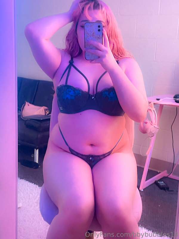 I’m boreddd Message me ;)