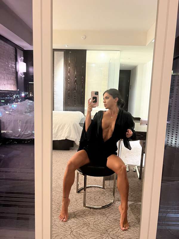 Come to Vip account to chat for free and see more 💋

onlyfan..