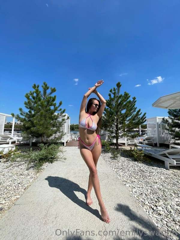 I feel very good 😇😍 A warm air blows over the large and sexy..