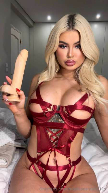 check your dms if you wanna see me using this babe 🍆😍
