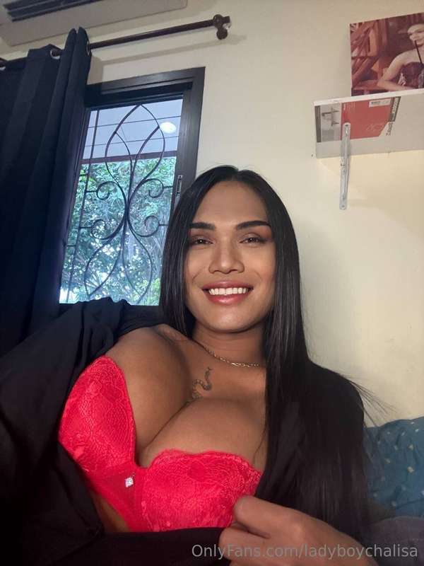 red + black = perfection 🥰