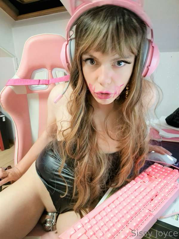 sissyjoyce image #0